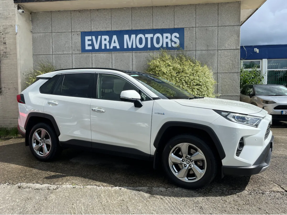 Toyota RAV4 PLATINUM HYBRID AUTOMATIC 2.5 PETROL / - Image 2