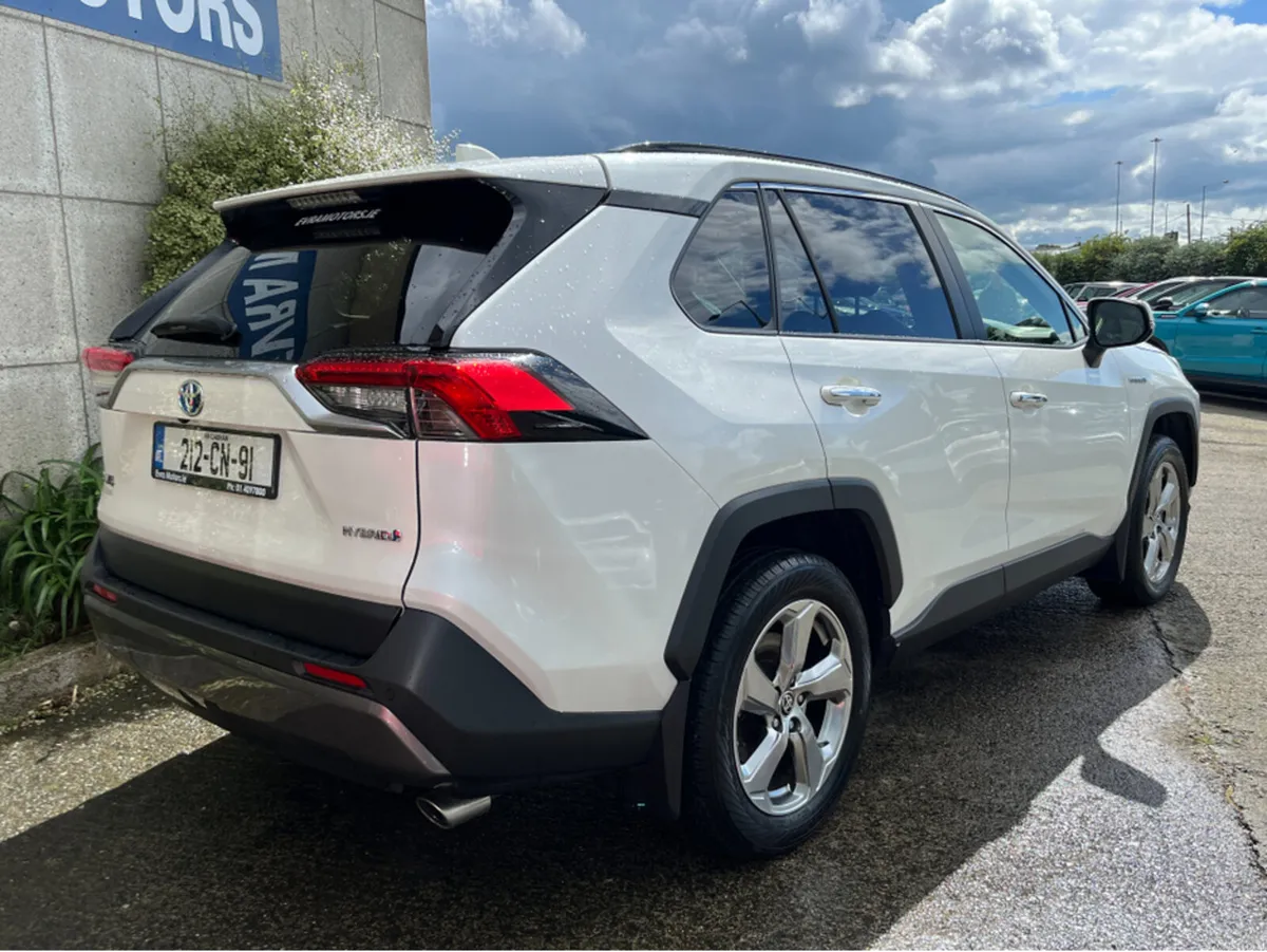 Toyota RAV4 PLATINUM HYBRID AUTOMATIC 2.5 PETROL / - Image 4