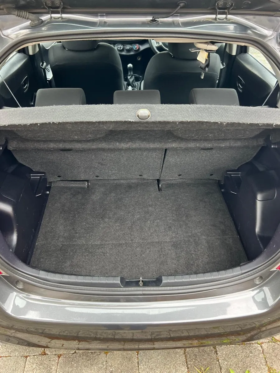 Toyota Yaris - Image 5