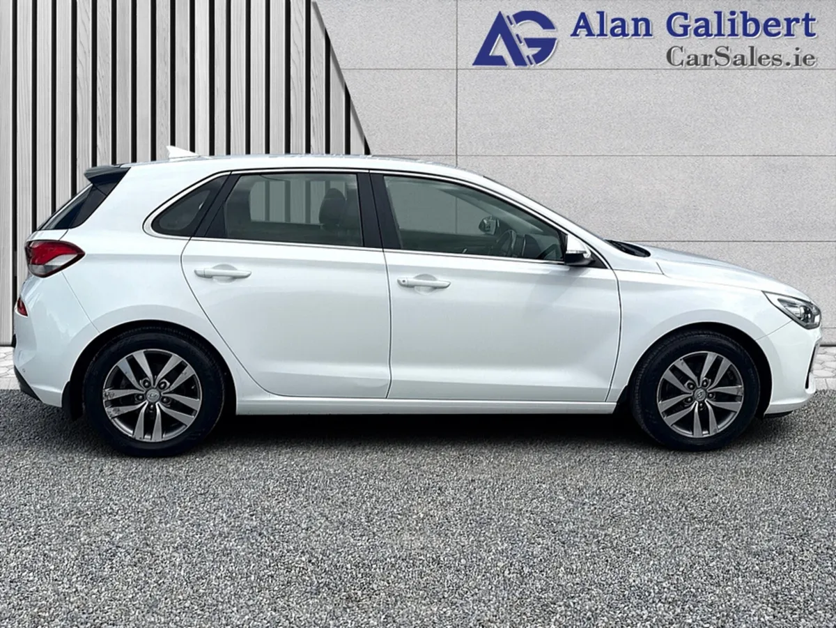 Hyundai i30 I 30 DELUXE PLUS - Image 3