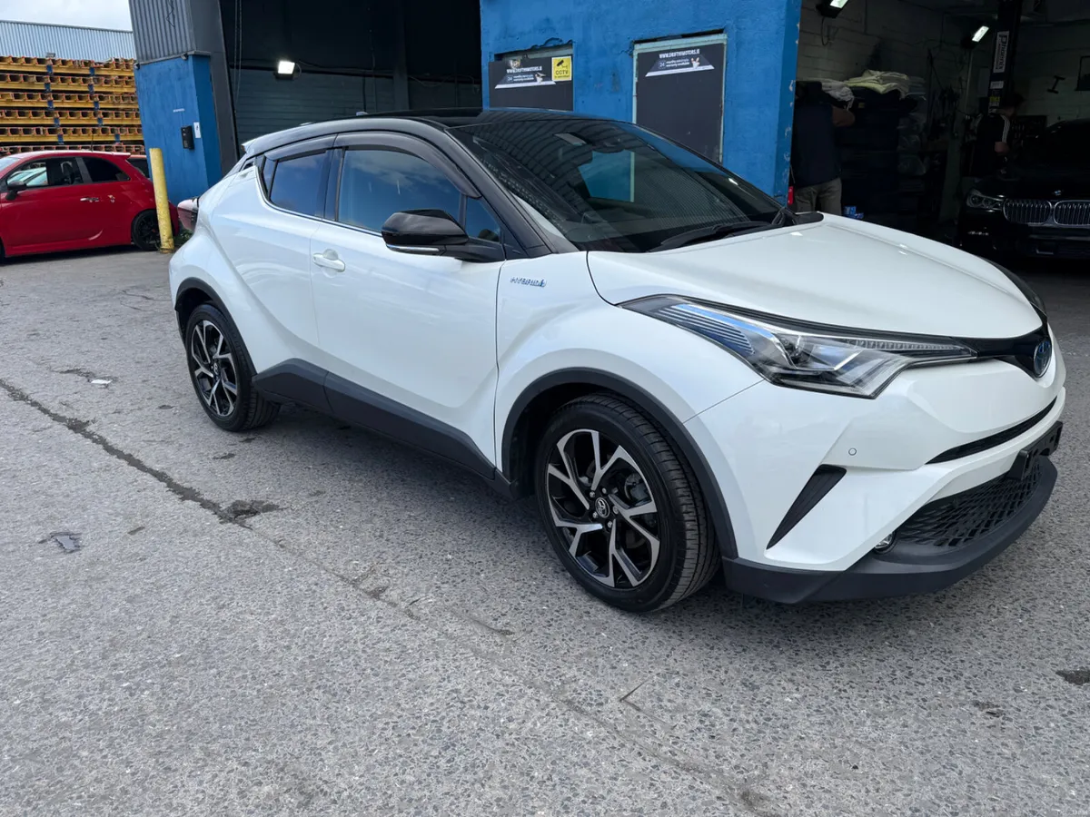2019 Toyota C-HR Hybrid Auto / G leather 45 K - Image 3