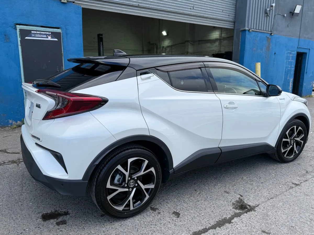 2019 Toyota C-HR Hybrid Auto / G leather 45 K - Image 4