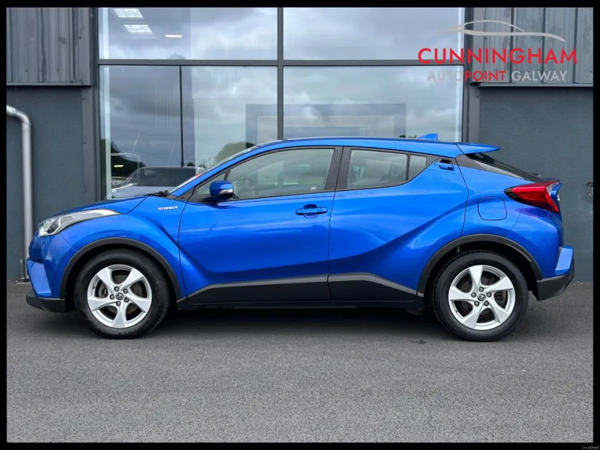Toyota C-HR Icon 1.8i Hybrid Auto - Image 4