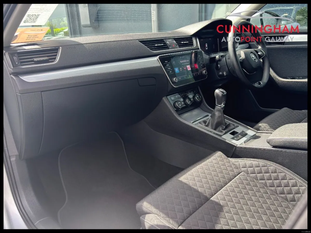 Skoda Superb 2.0TDi Ambiente - Image 6