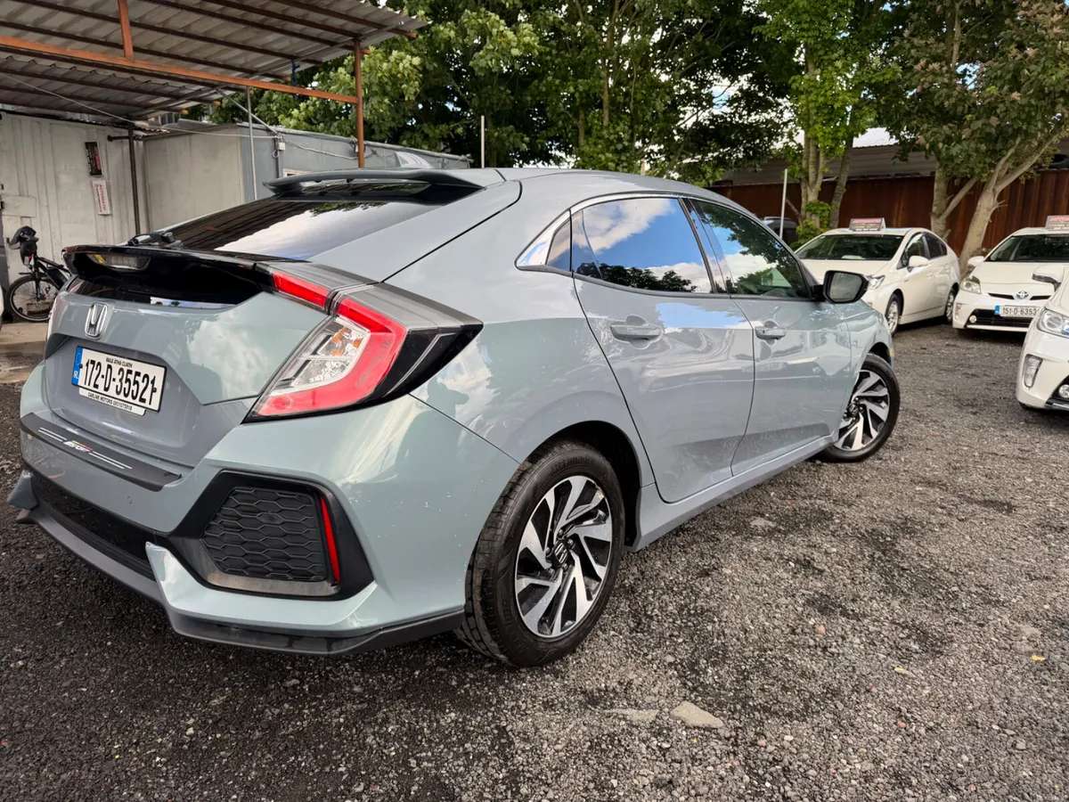 Honda Civic 2017 - Image 4