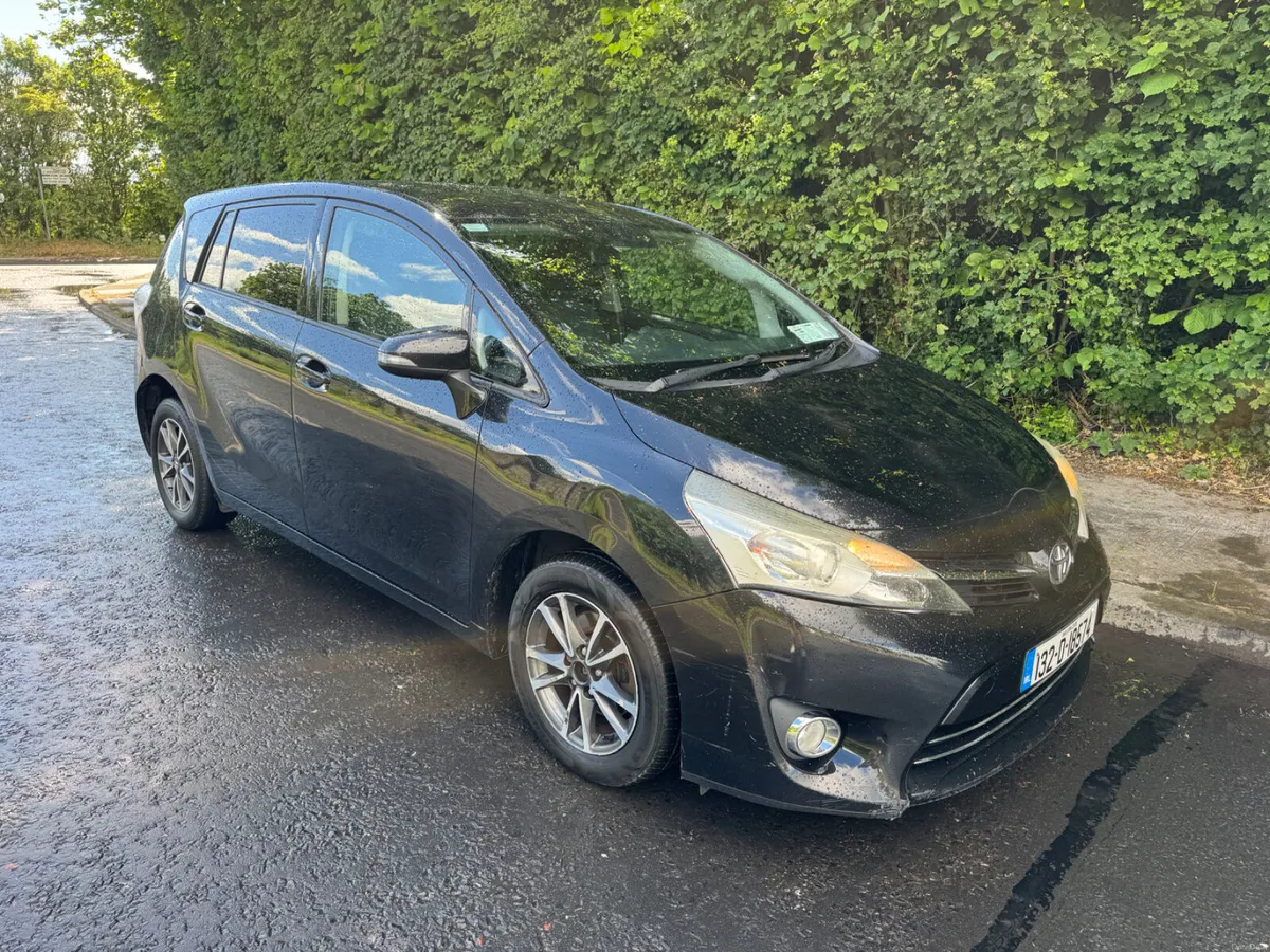 Toyota Verso Low Mileage 1 owner 7 seats - Image 2