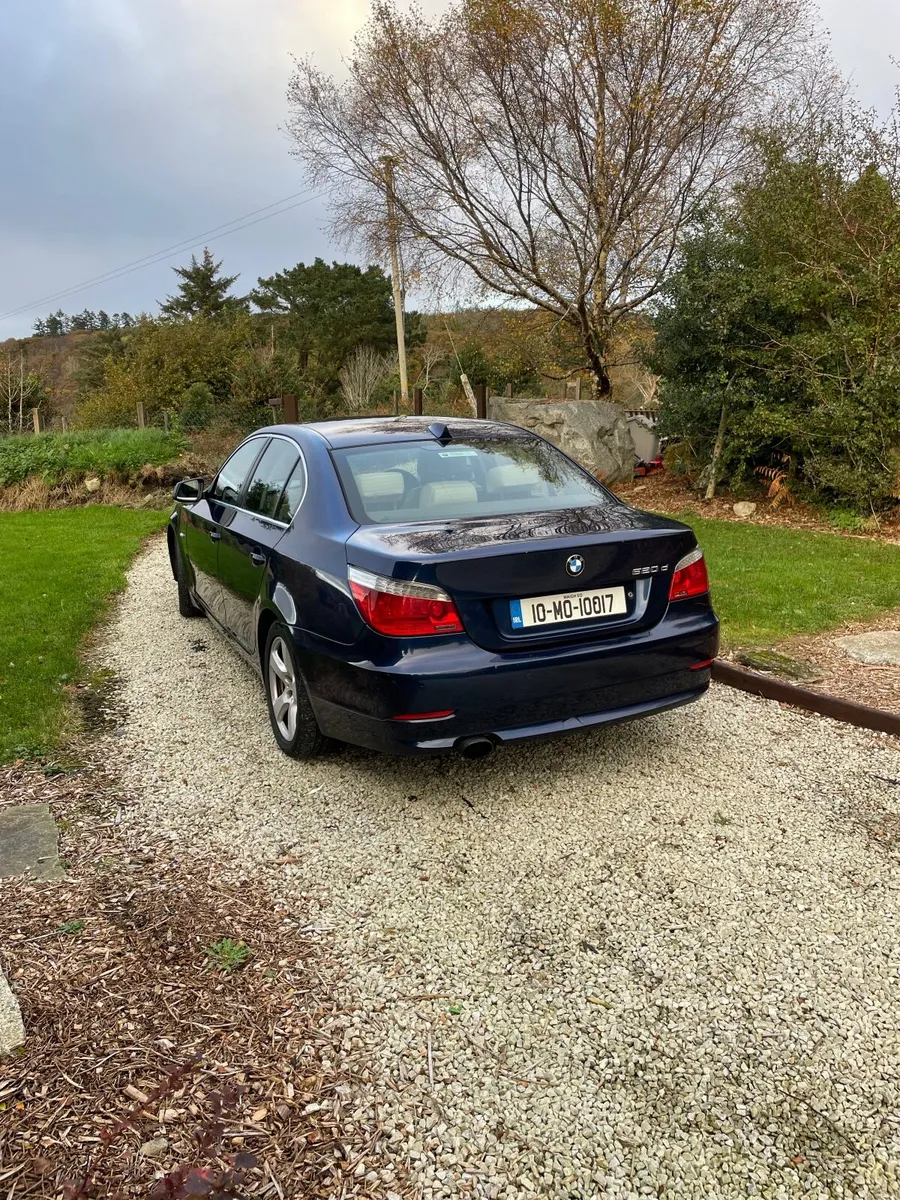 BMW 5-Series 2010 - Image 5