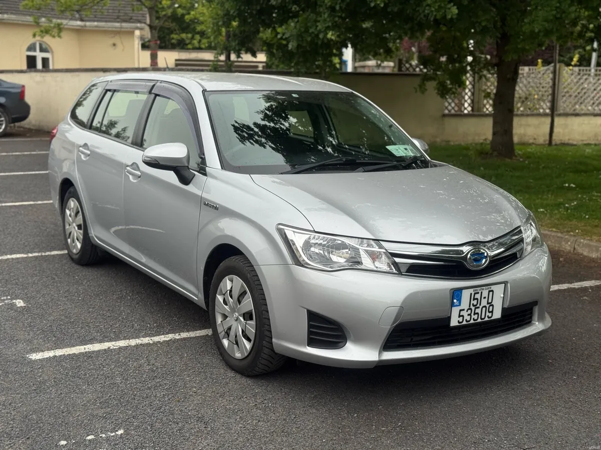Toyota Corolla Fielder Hybrid - Image 2