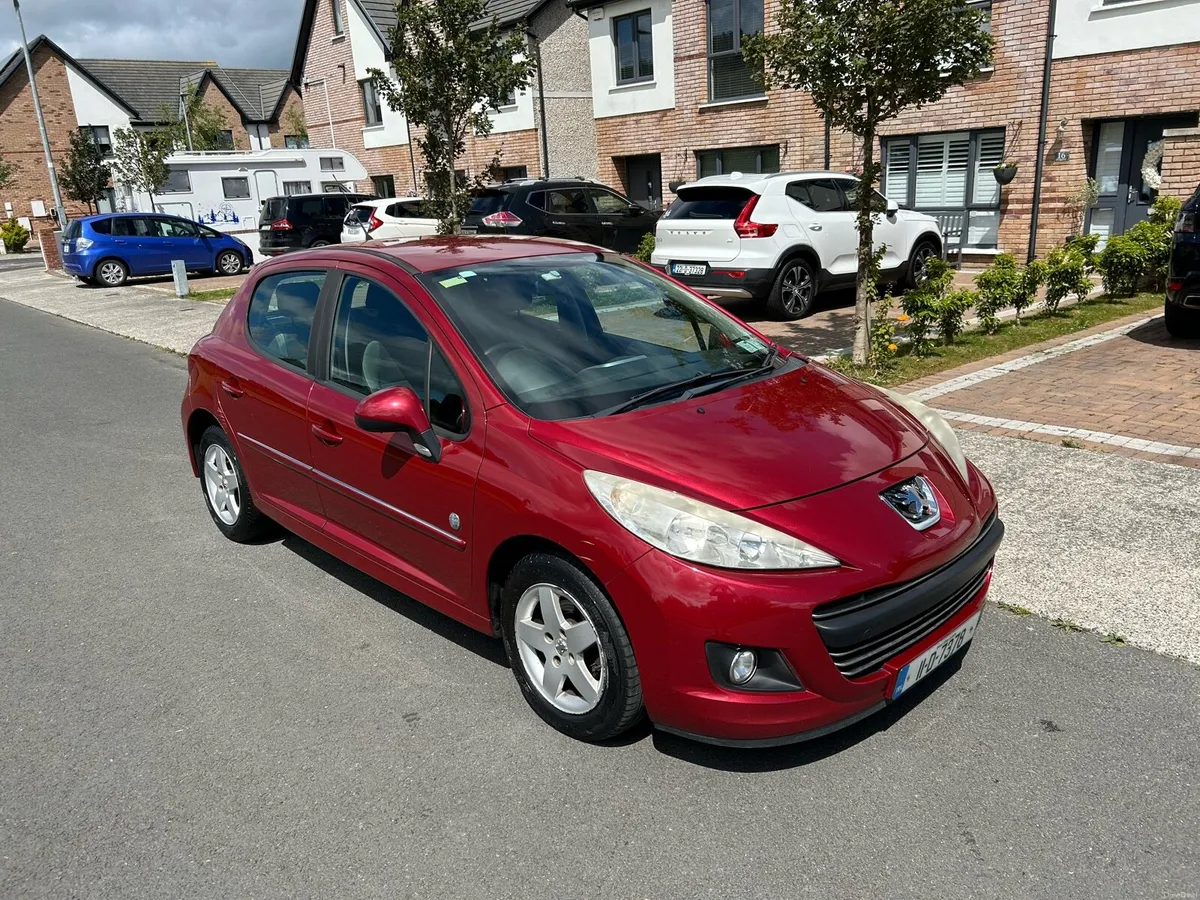 11 PEUGEOT 207 ENVY €1,950 - Image 1