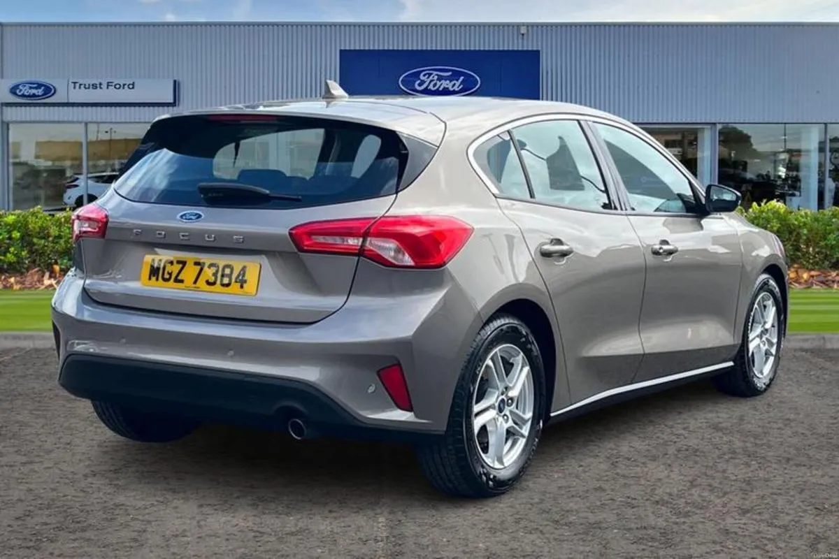 Ford Focus Zetec - Image 4