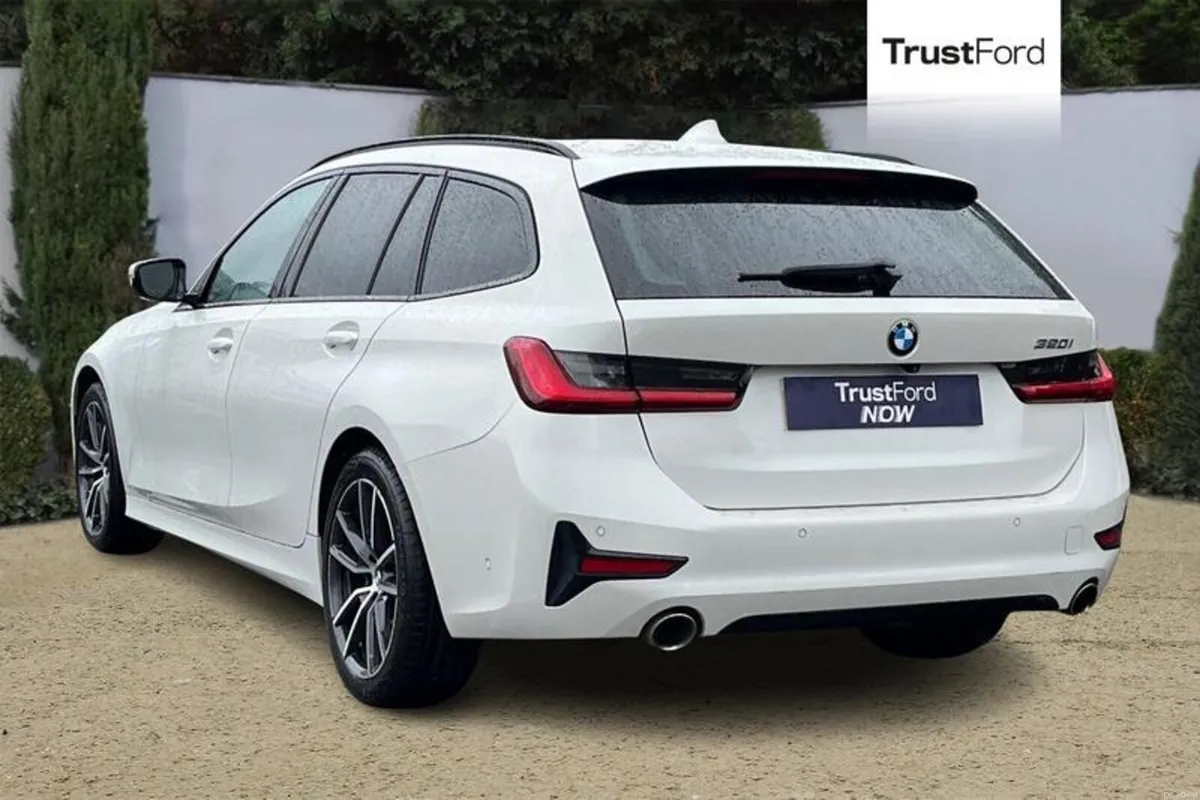 BMW 3-Series Sport Touring - Image 2