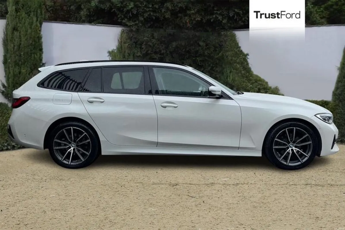 BMW 3-Series Sport Touring - Image 3