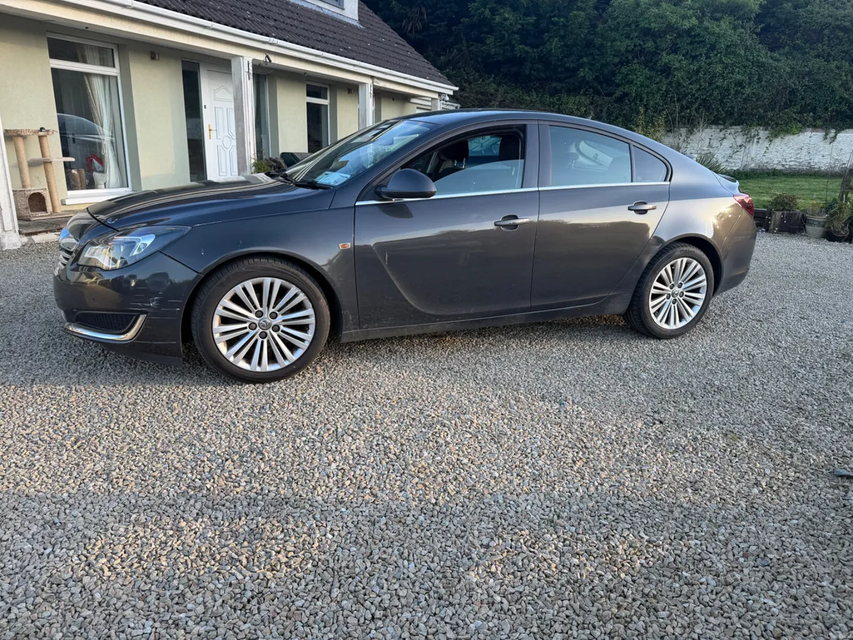 Vauxhall Insignia 2.0 D Hatch Back - Image 4