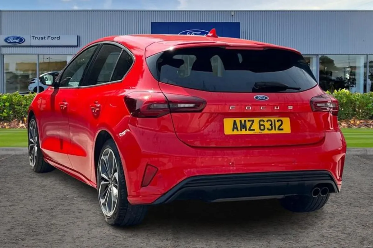 Ford Focus ST-Line X - Image 2