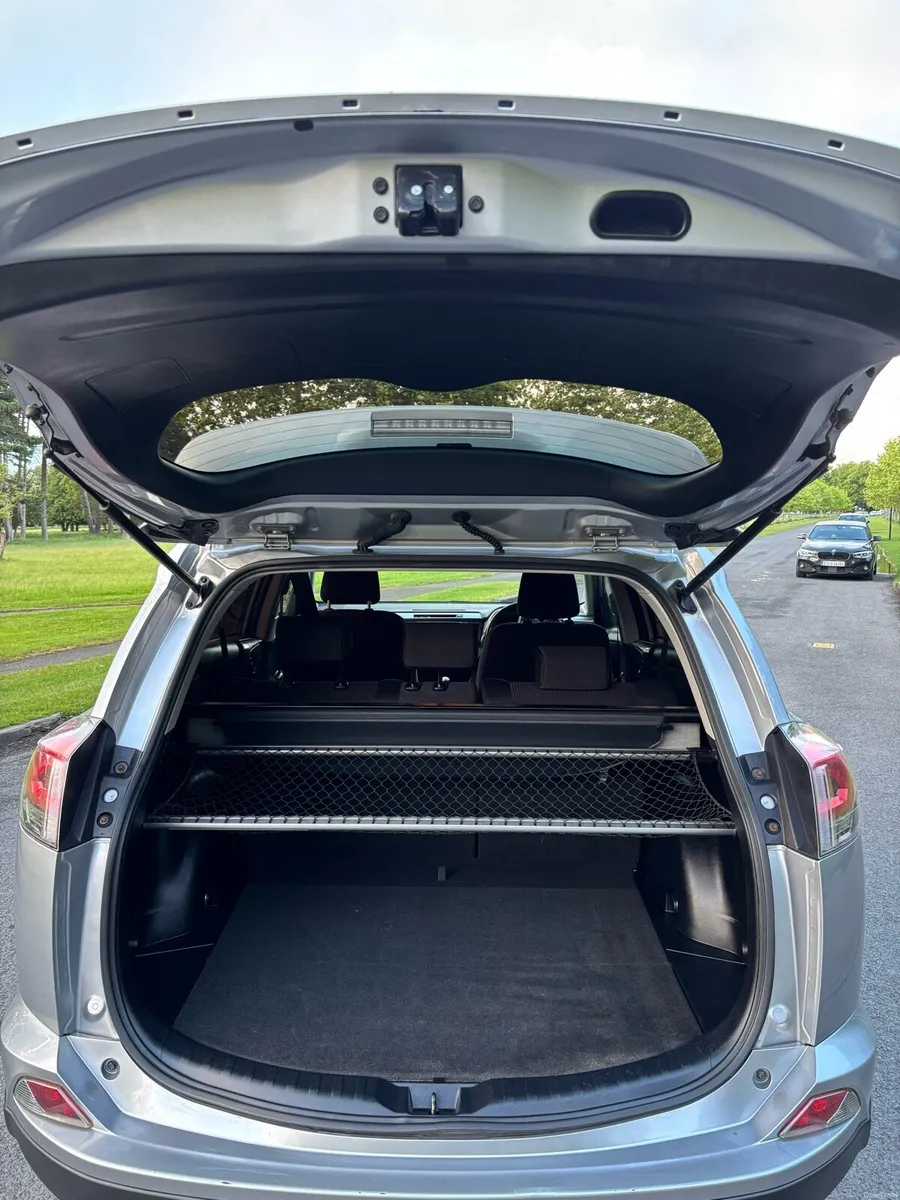 2018 Toyota RAV4 D-4-D Luna - Image 4