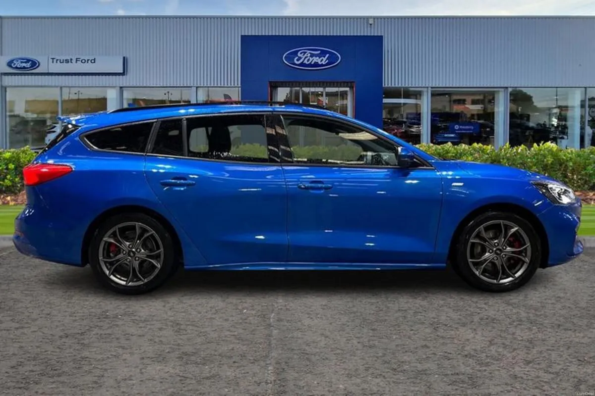 Ford Focus 1.0T EcoBoost ST-Line Edition Estate 5d - Image 3