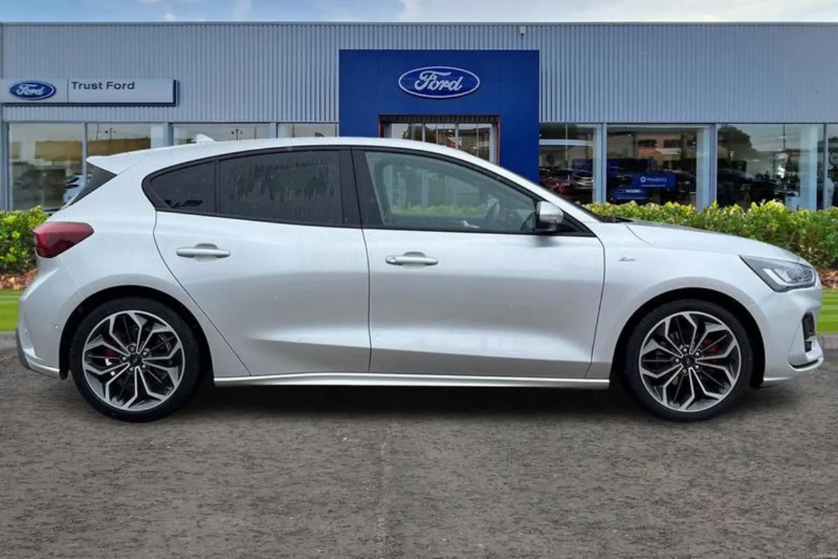 Ford Focus ST-Line X - Image 3