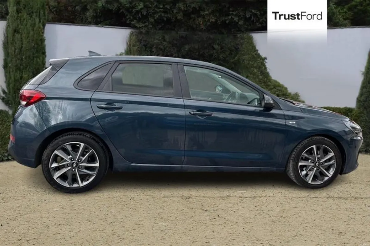 Hyundai i30 Premium - Image 3