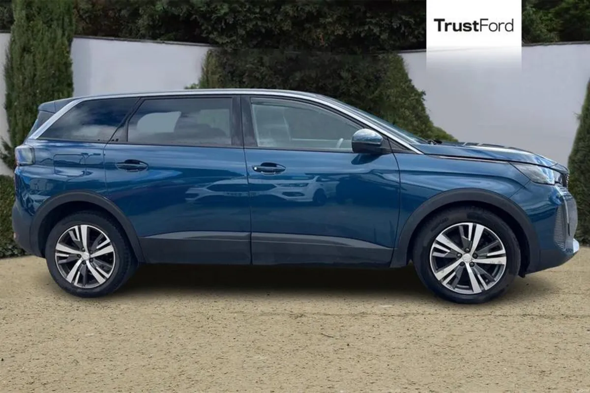 Peugeot 5008 Active Premium - Image 3