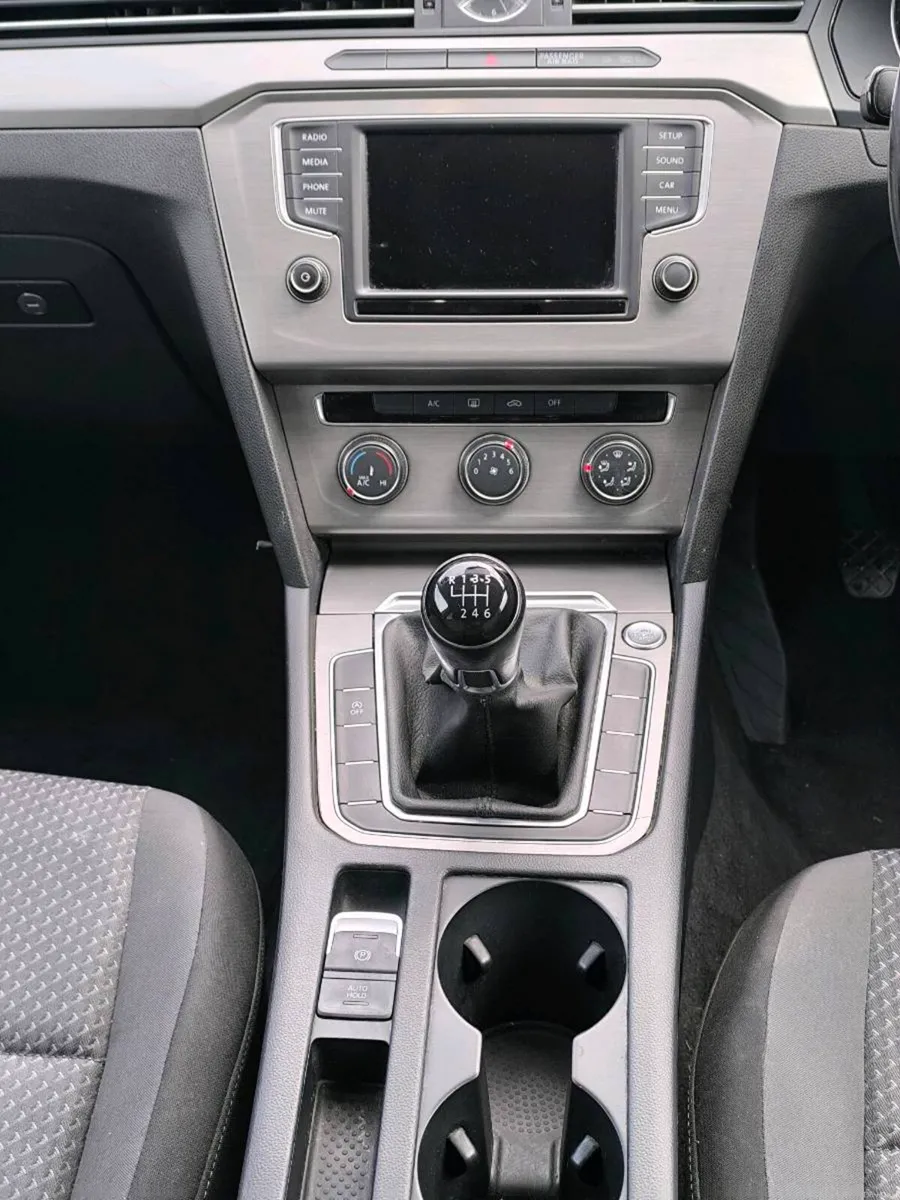 2015 VW Passat1.6 TDi Bluemotion NCT 09/26 - Image 3