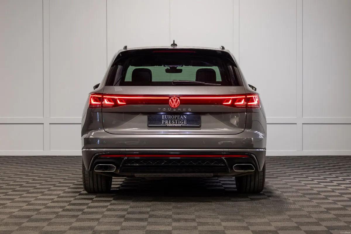 2025 Volkswagen Touareg R-Line 2 Seat Commercial - Image 5