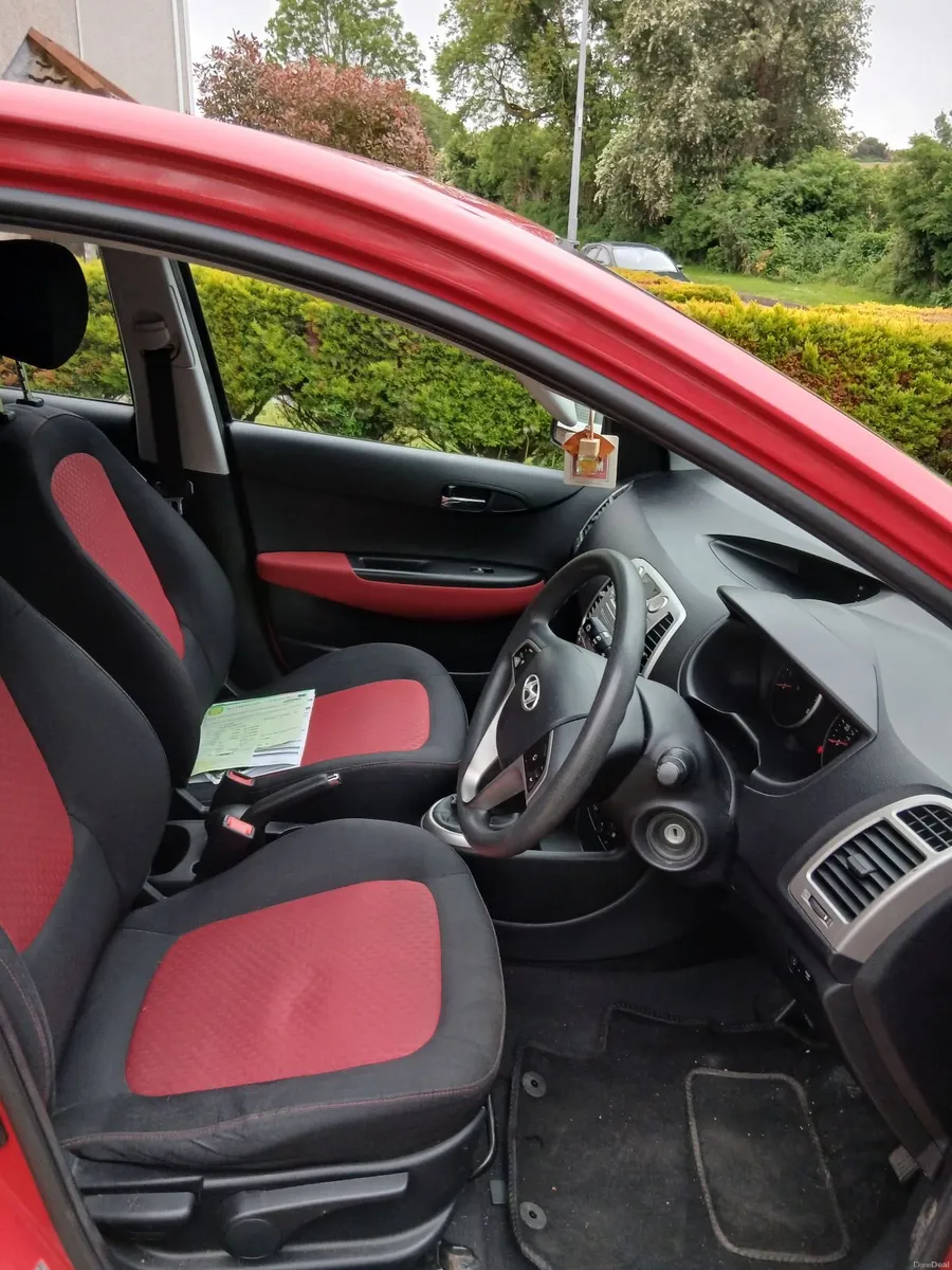 Hyundai i20 2009 - Image 2