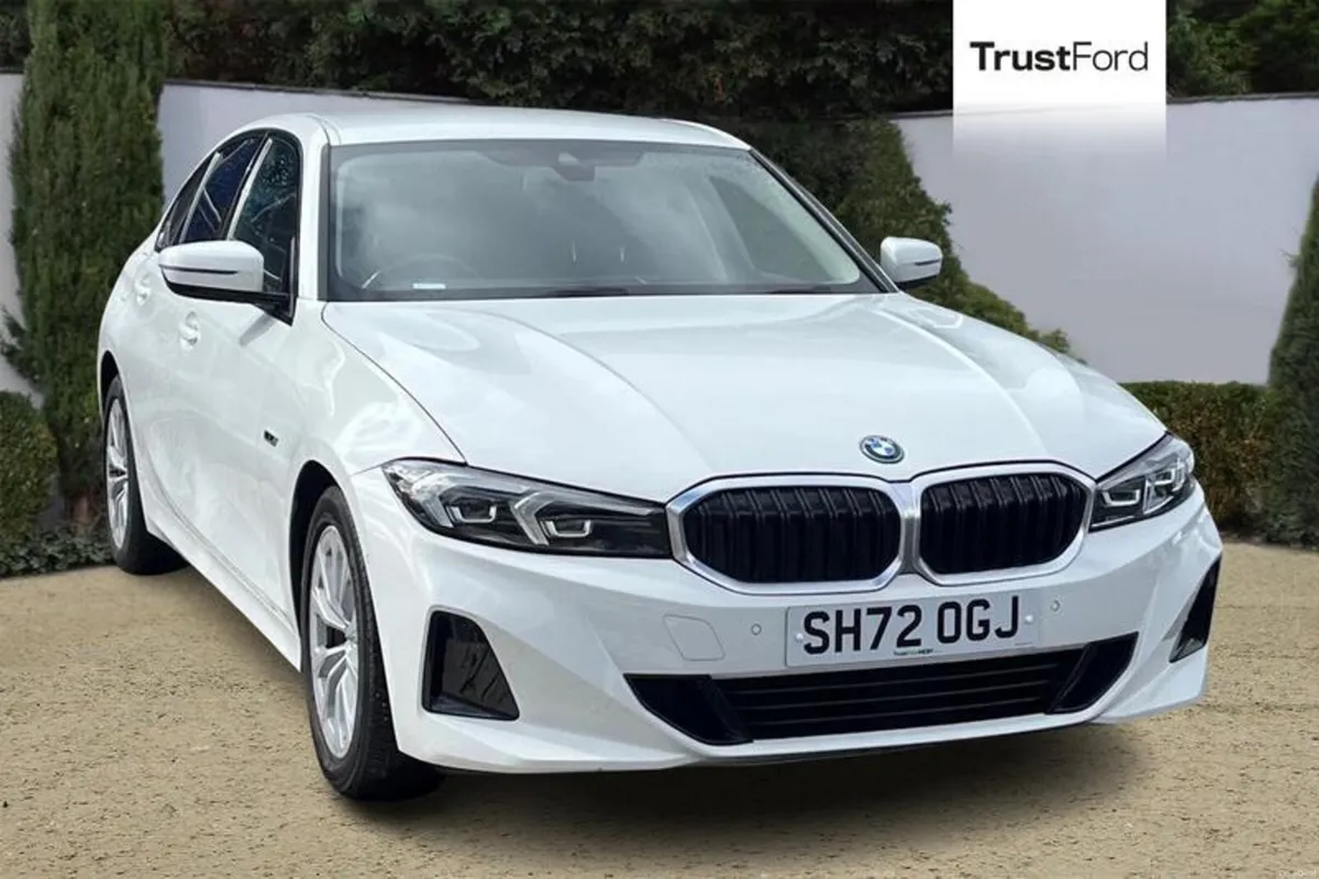 BMW 3-Series Sport - Image 1