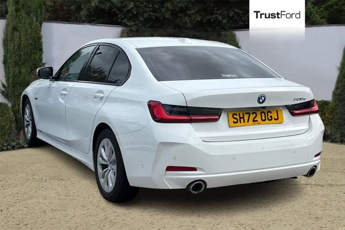 BMW 3-Series Sport - Image 2