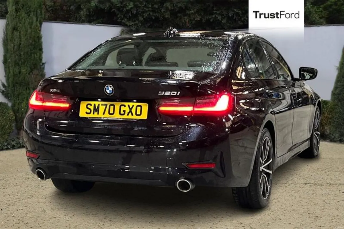 BMW 3-Series Sport - Image 4