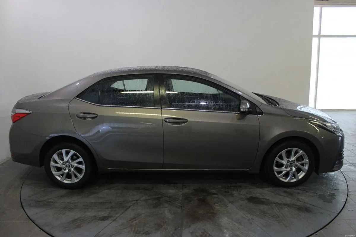 Toyota Corolla D-4D 90 (1.4) Luna - FULL TOYOTA MA - Image 3