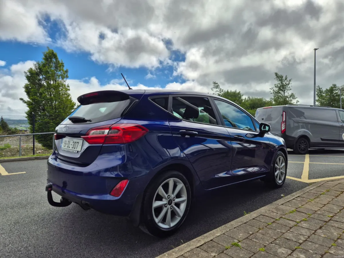 Ford Fiesta 1.1 70PS 5M 4DR ZETEC - Image 4