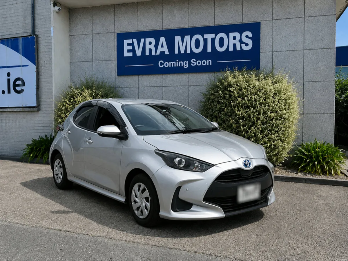 Toyota Yaris X HYBRID AUTOMATIC 1.5 PETROL //LOW M