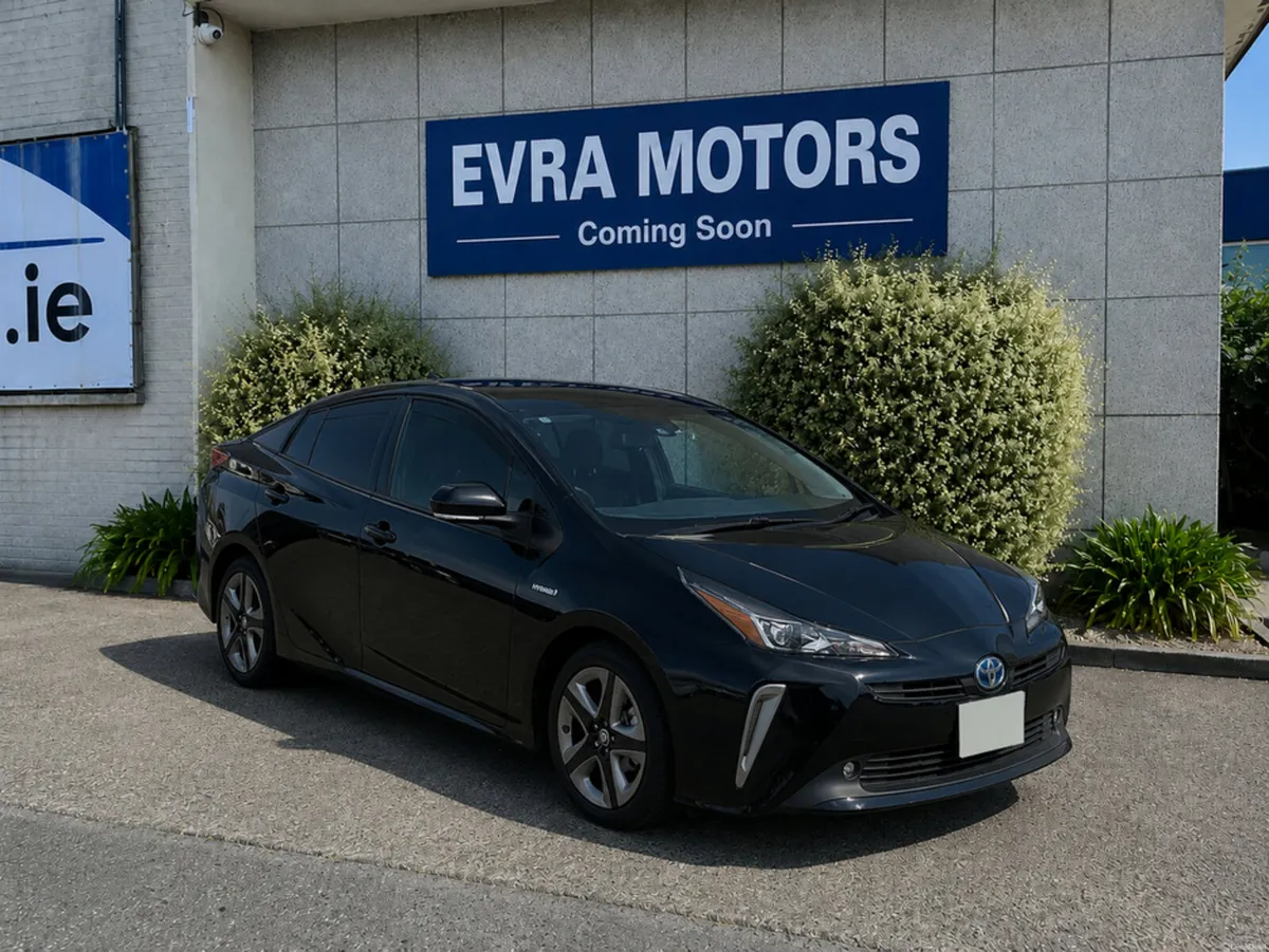 Toyota Prius TOURING SELECTION AUTOMATIC HYBIRD 1.