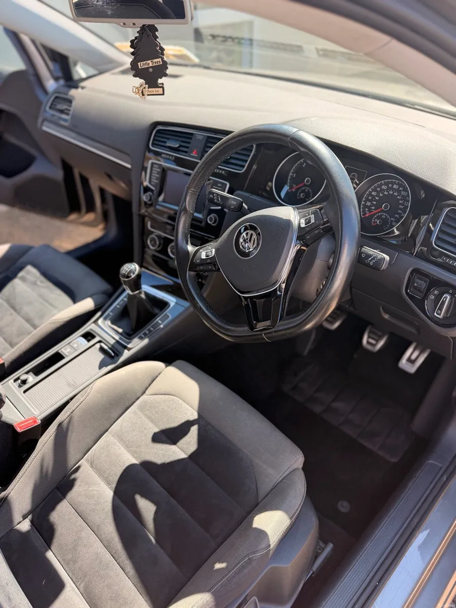 Volkswagen Golf 2.0 TDI GT BMT - Image 2