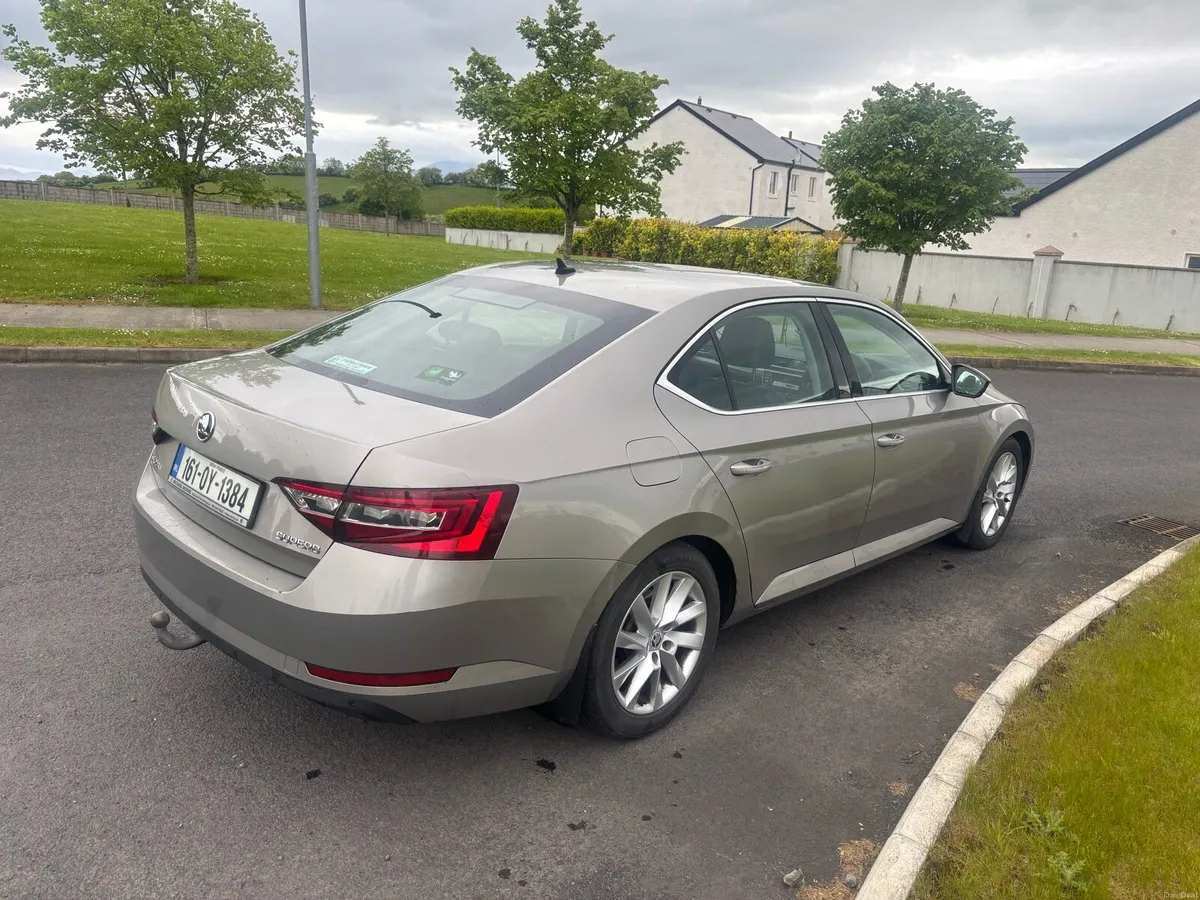 2016 Skoda Superb  2.0 TDI 150 BHP Style - Image 4