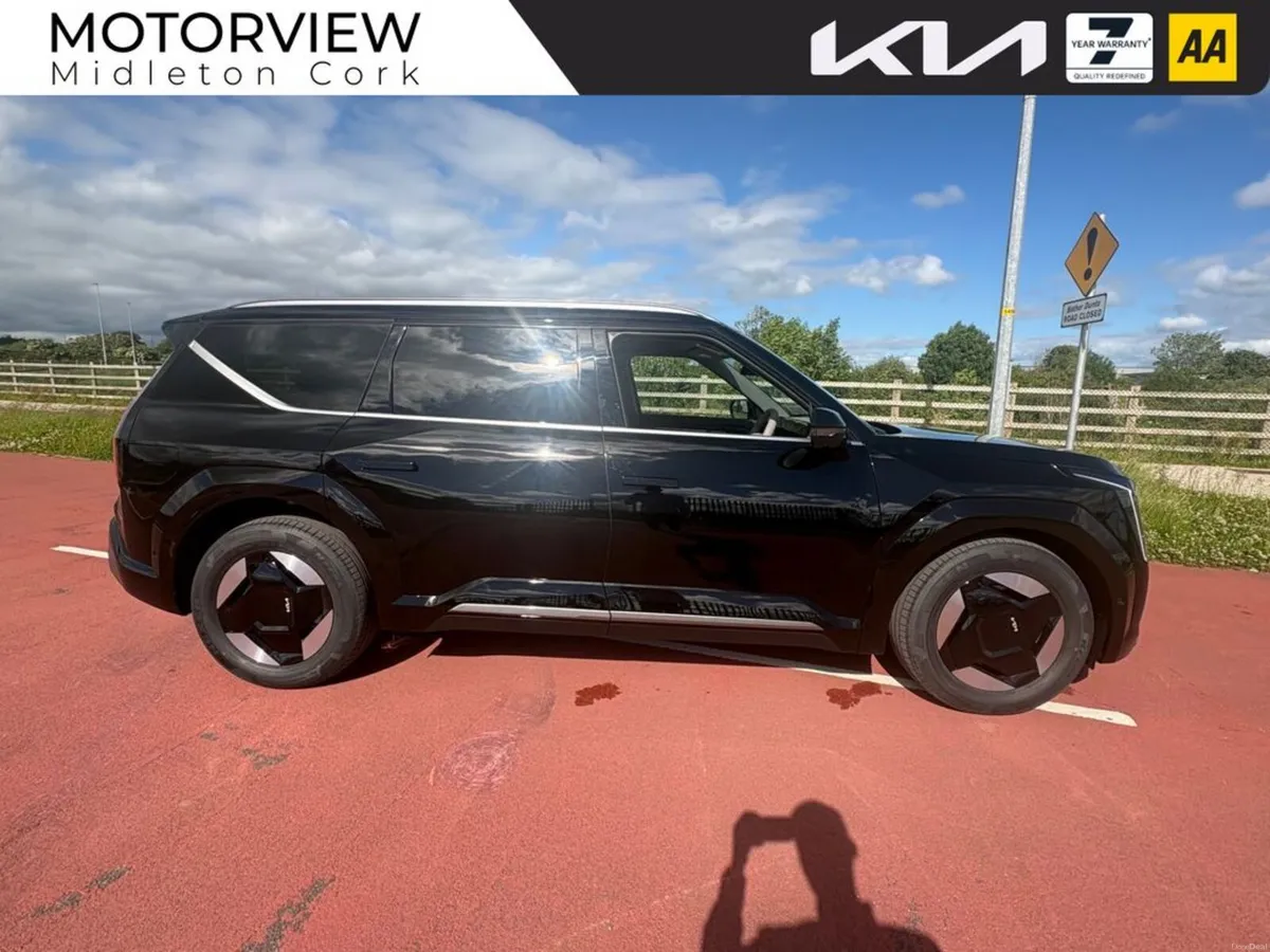 Kia EV9 EV9 EARTH MODEL, **3.9% FINAINCE** Leather - Image 2