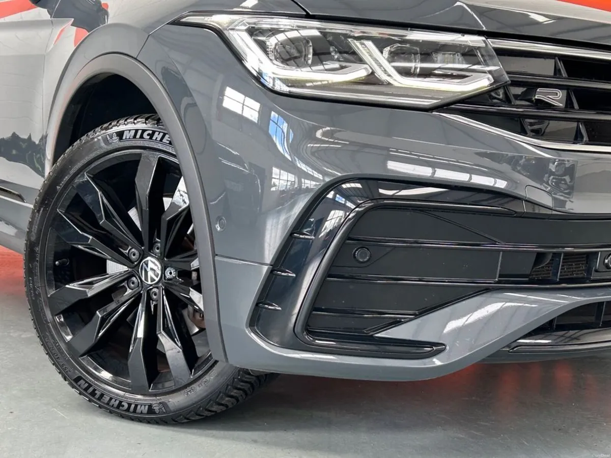 Volkswagen Tiguan BLACK EDITION TSI DSG #48 - Image 3
