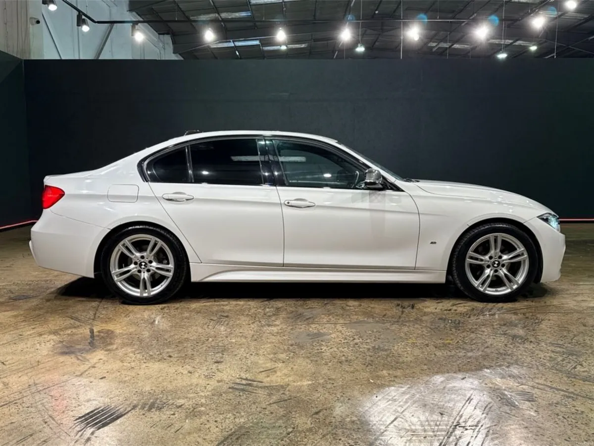 BMW 3-Series HYBRID 330E 2.0 AUTOMATIC - Image 4