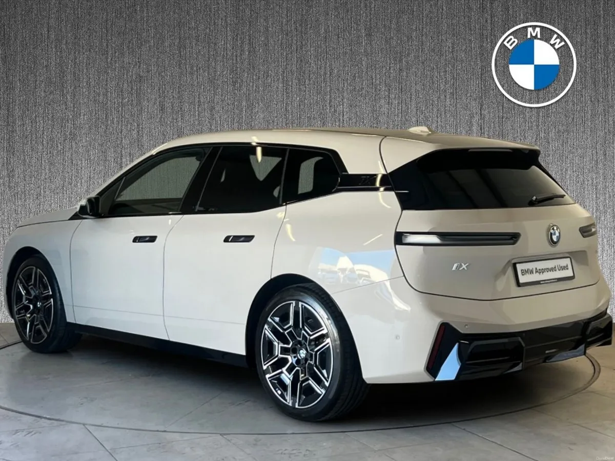 BMW iX xDrive45 M Sport - Image 3