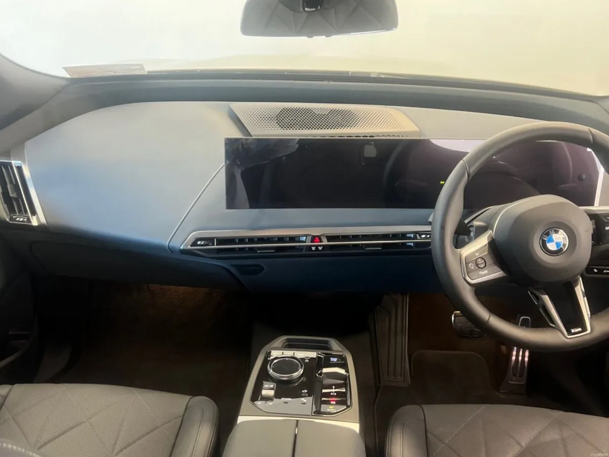 BMW iX xDrive45 M Sport - Image 4
