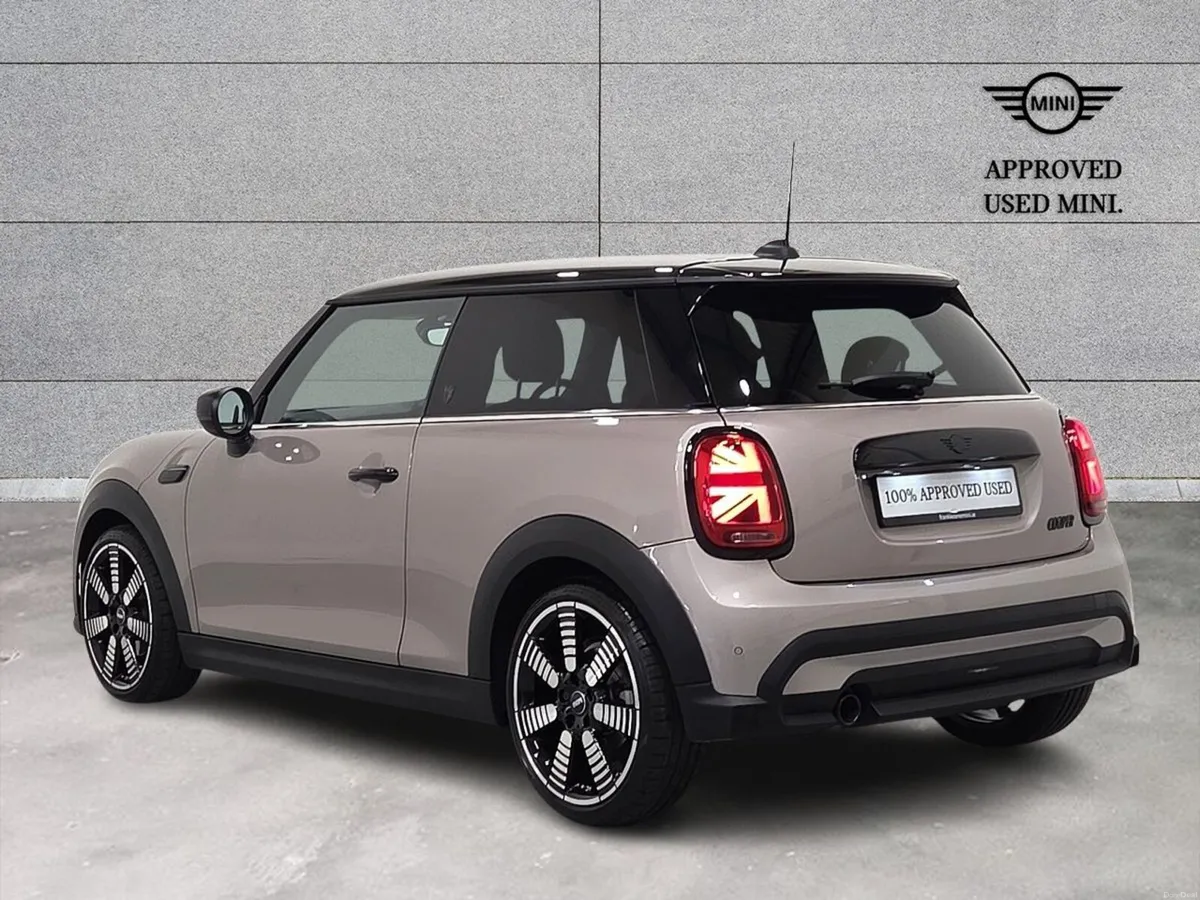 Mini Cooper Cooper Exclusive Auto - Image 3