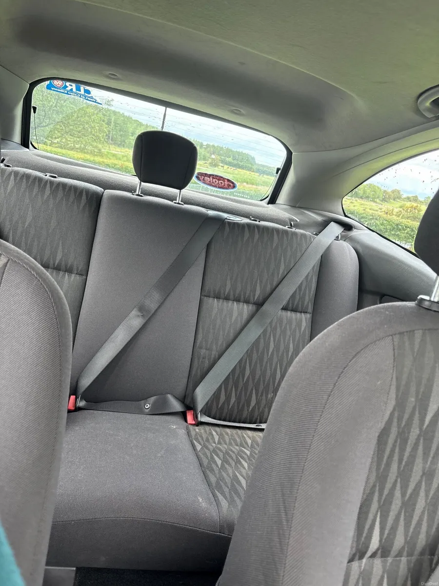 Ford Focus 2003 - Image 4