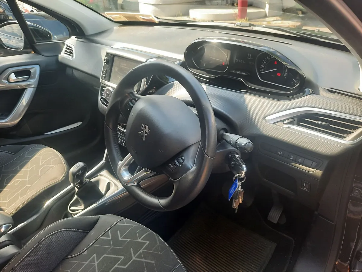 Peugeot 2008 2017 - Image 2