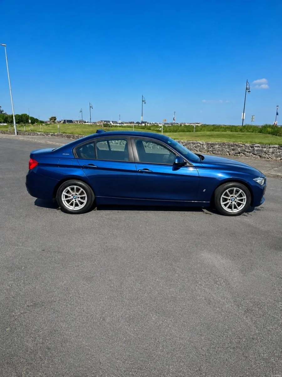 BMW 3-Series 2017 - Image 3