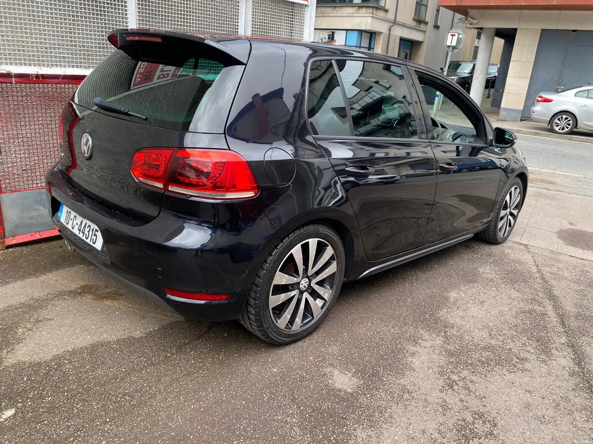 Volkswagen Golf 2010 - Image 4