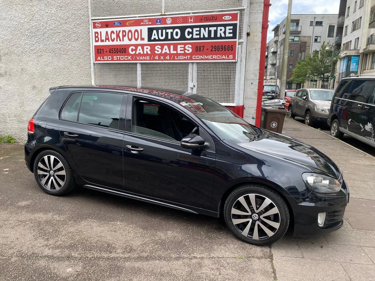 Volkswagen Golf 2010 - Image 1