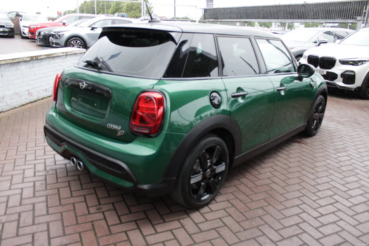 2.0 SD COOPER EDITION 5DR HATCHBACK AUTO  AS NEW - Image 4