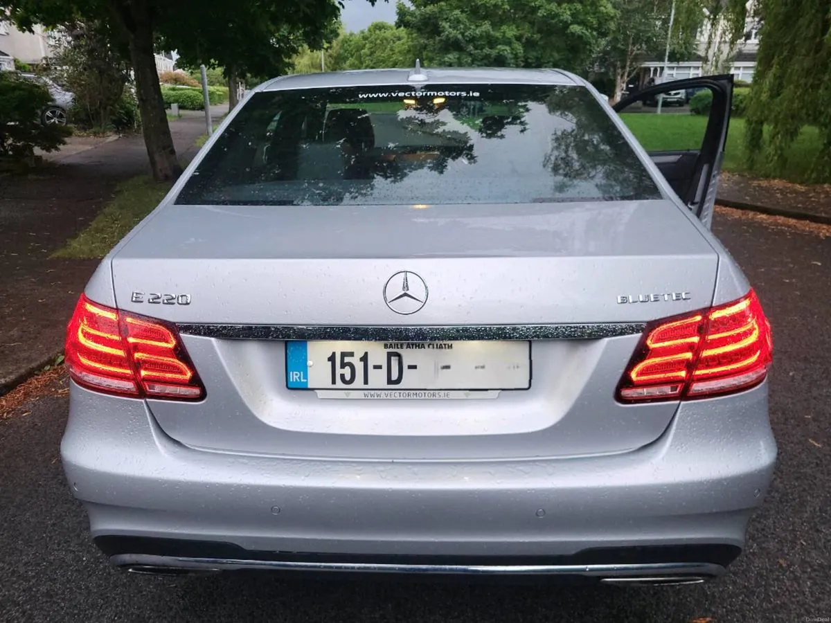 Mercedes-Benz E220 AMG Line - 2015 - Image 4