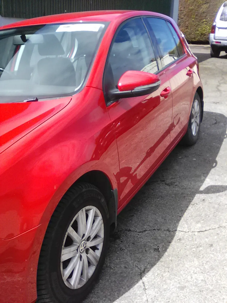 Volkswagen Golf 2011 - Image 2