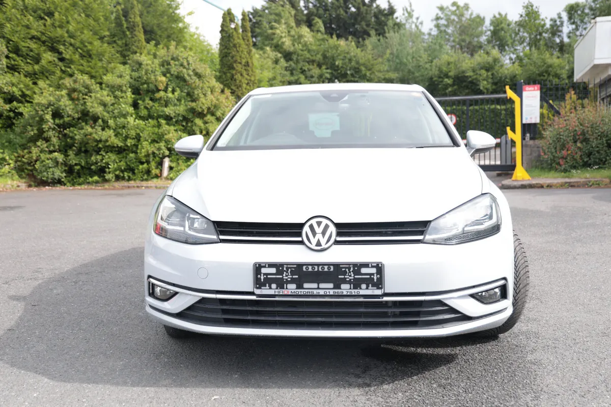 Volkswagen Golf White 2017 - Image 1